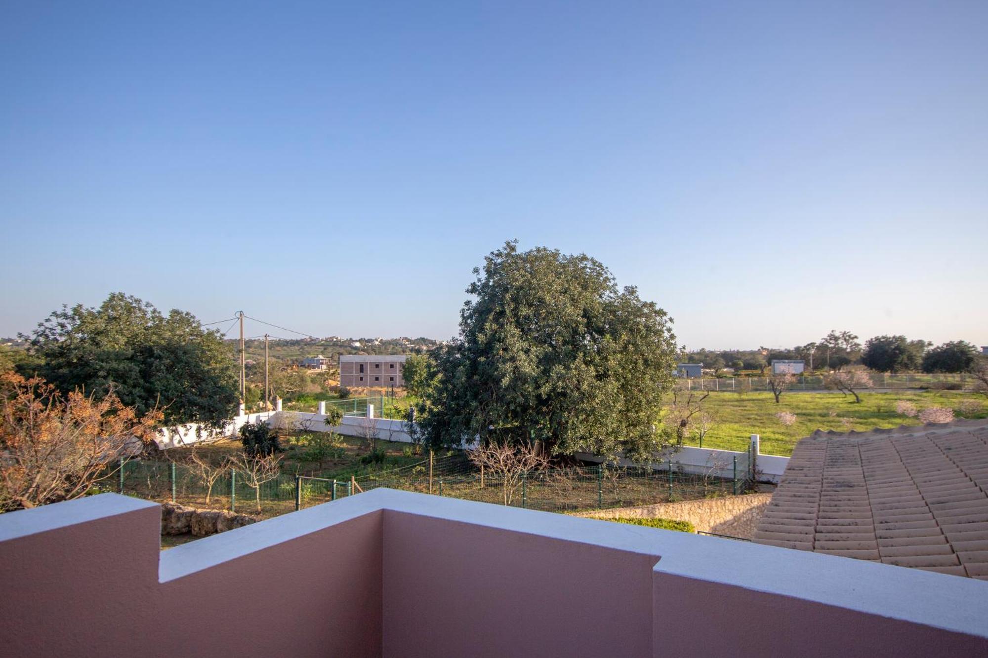 Al Meida Guesthouse อัลบูเฟรา ภายนอก รูปภาพ