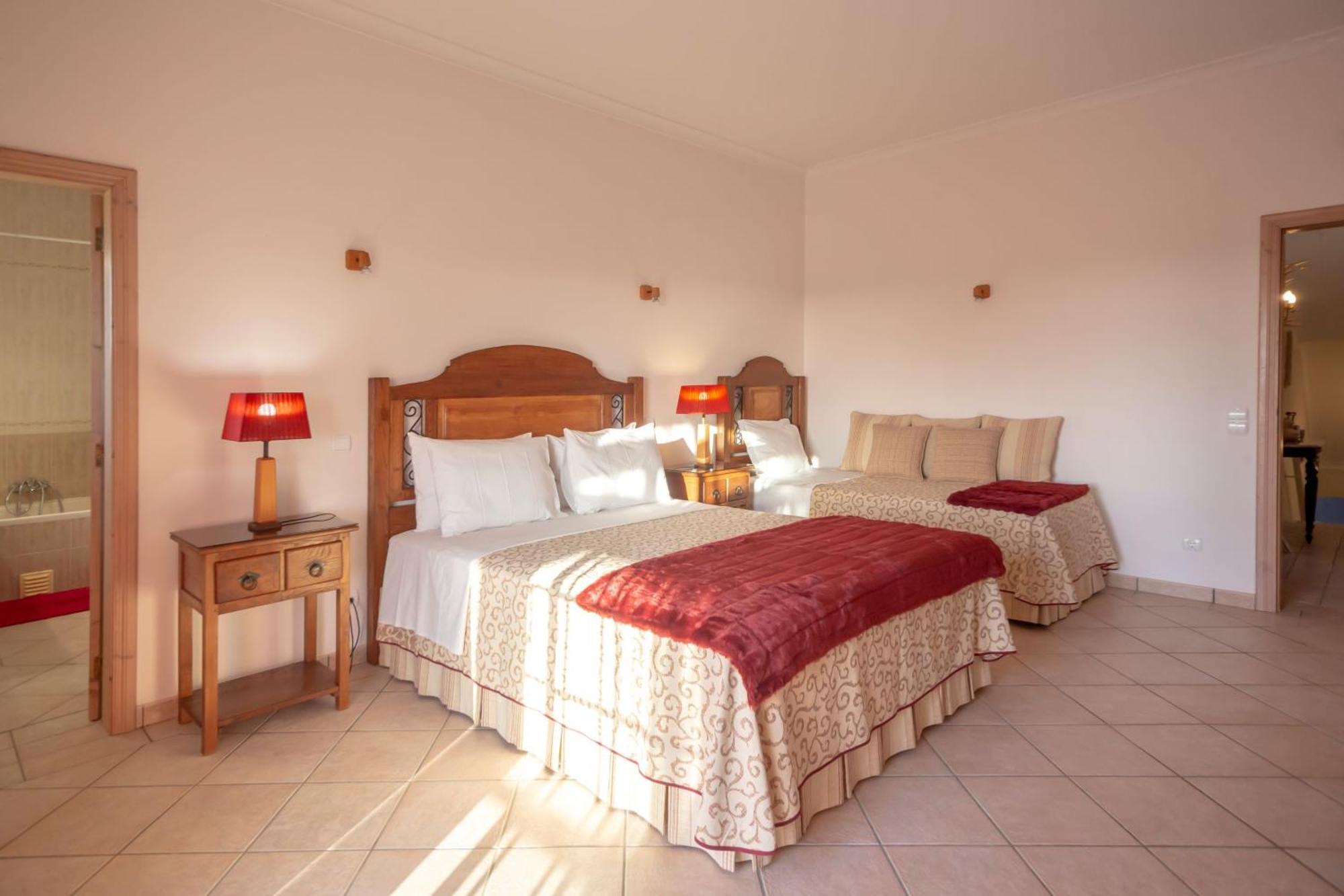 Al Meida Guesthouse อัลบูเฟรา ภายนอก รูปภาพ