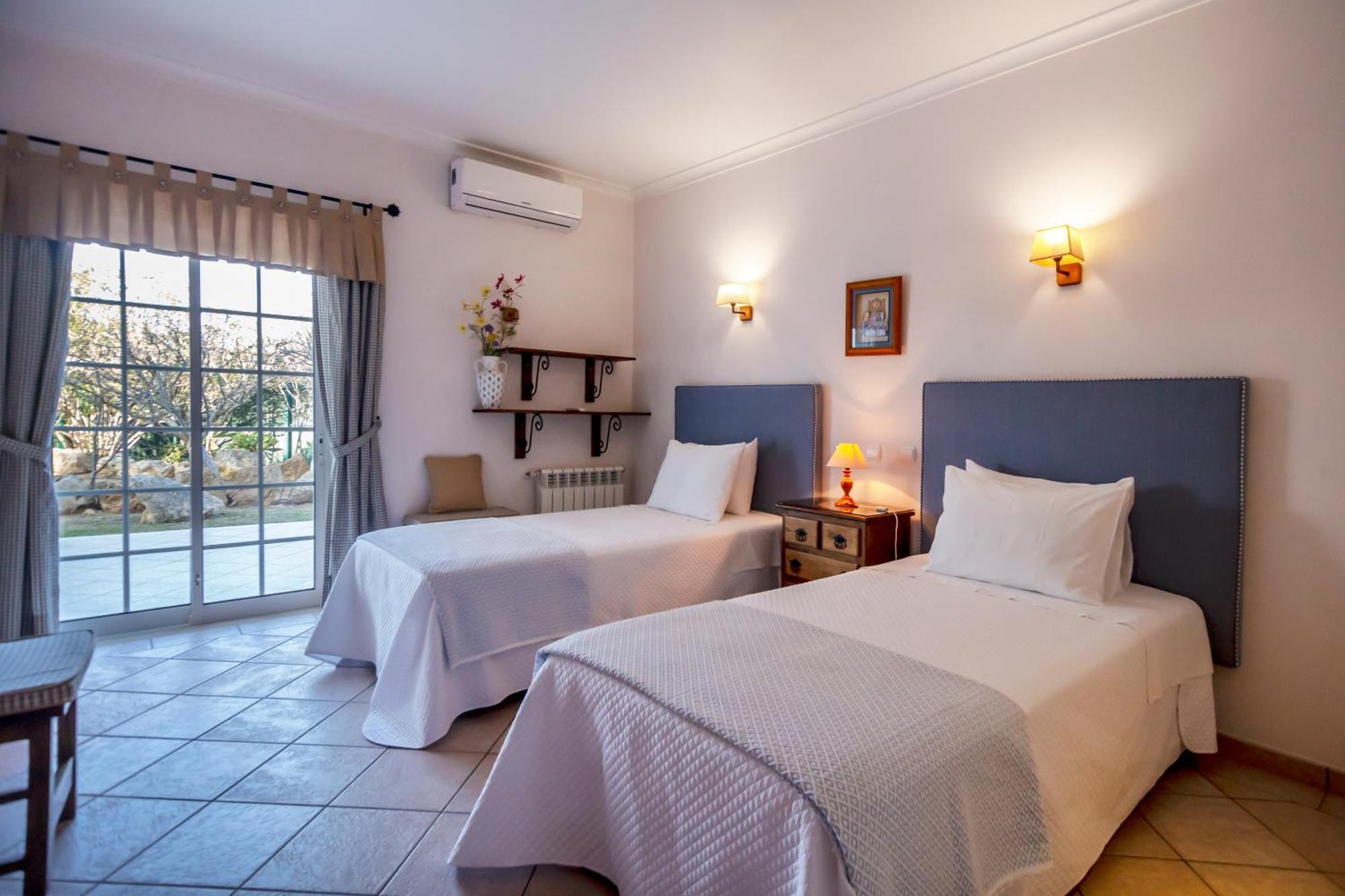 Al Meida Guesthouse อัลบูเฟรา ภายนอก รูปภาพ