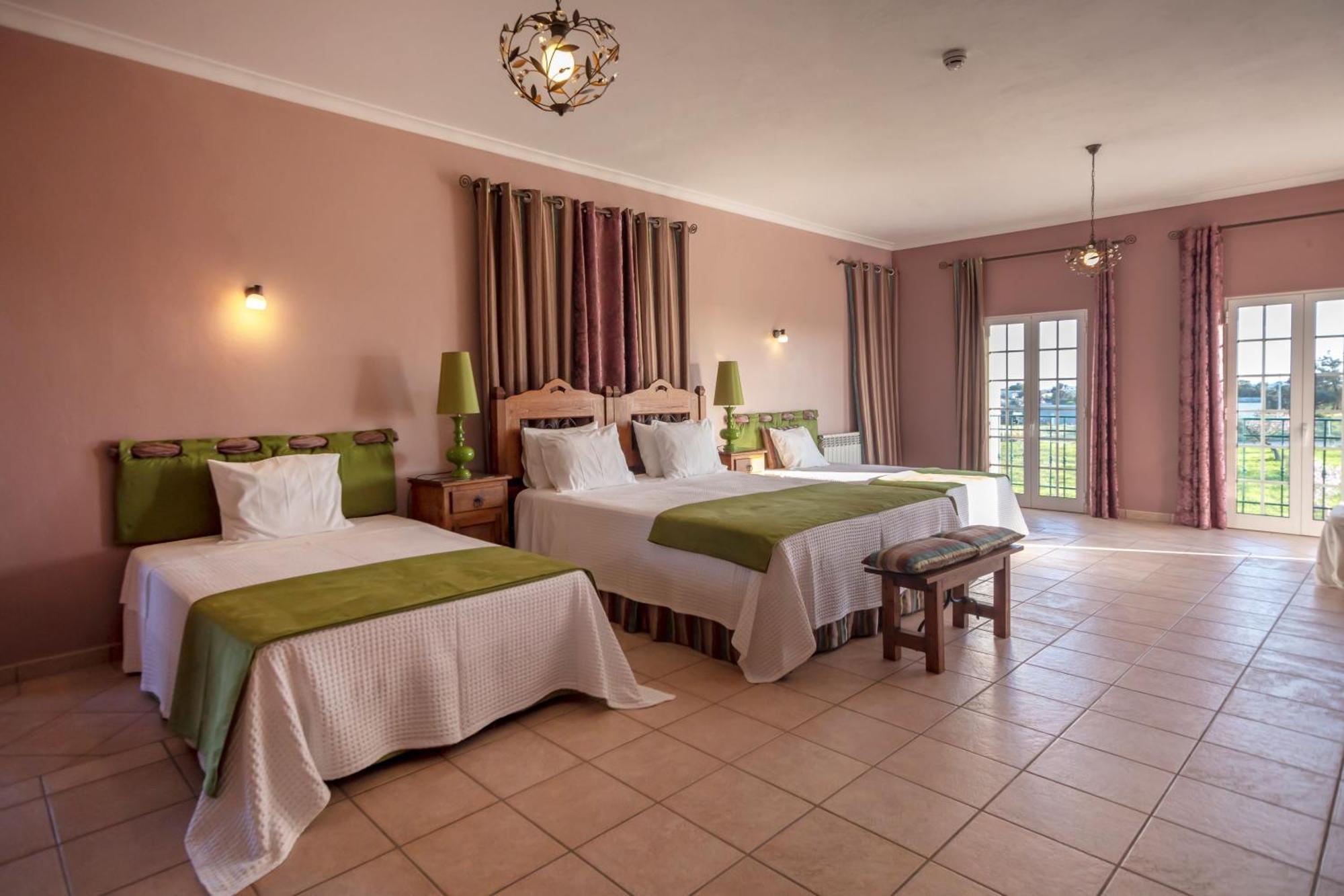 Al Meida Guesthouse อัลบูเฟรา ภายนอก รูปภาพ